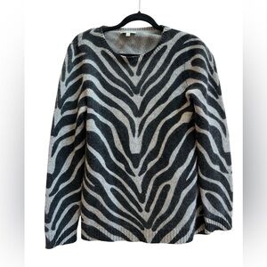 Neiman Marcus Zebra Print Pattern Cashmere Sweater in Black and Gray Size L